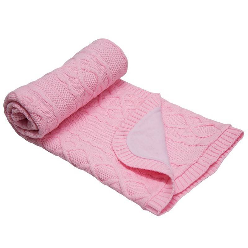 Бебешко одеяло плетено - ромбоиди светло розово