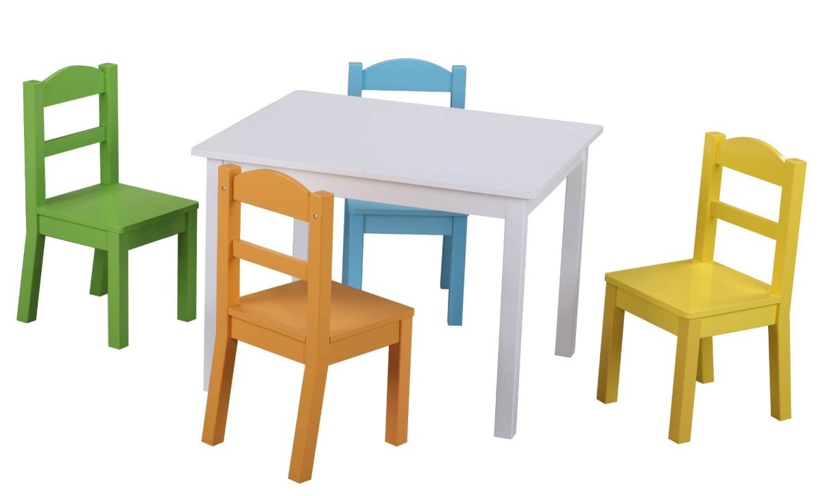 Детска дървена маса с 4 стола