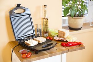 Тостер за сандвичи/Sandwich toaster, 4 филийки , прави плочи