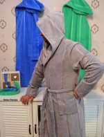 Мъжки плюшено-хавлиен халат за баня в сиво